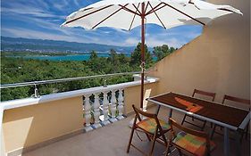 Amazing Apartment In Malinska With Kitchen
